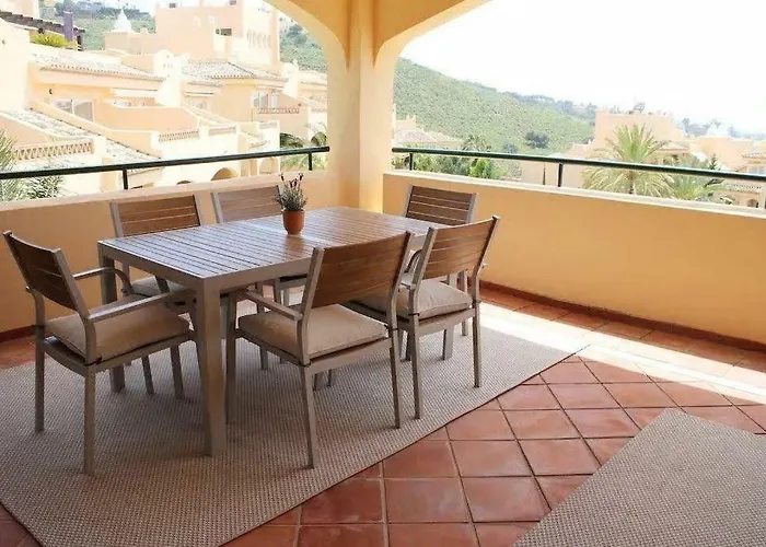 Ref 12 Luxury Aparment With Views 马尔韦利亚
